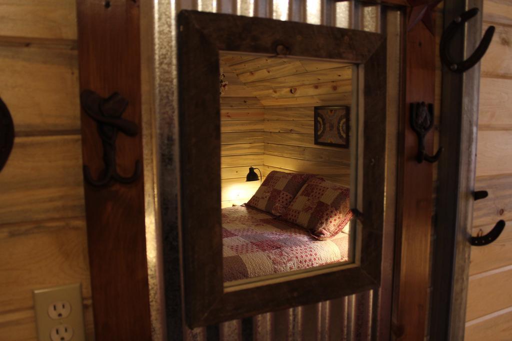 מונטיצ'לו Silver Cabin In The Western Barn מראה חיצוני תמונה
